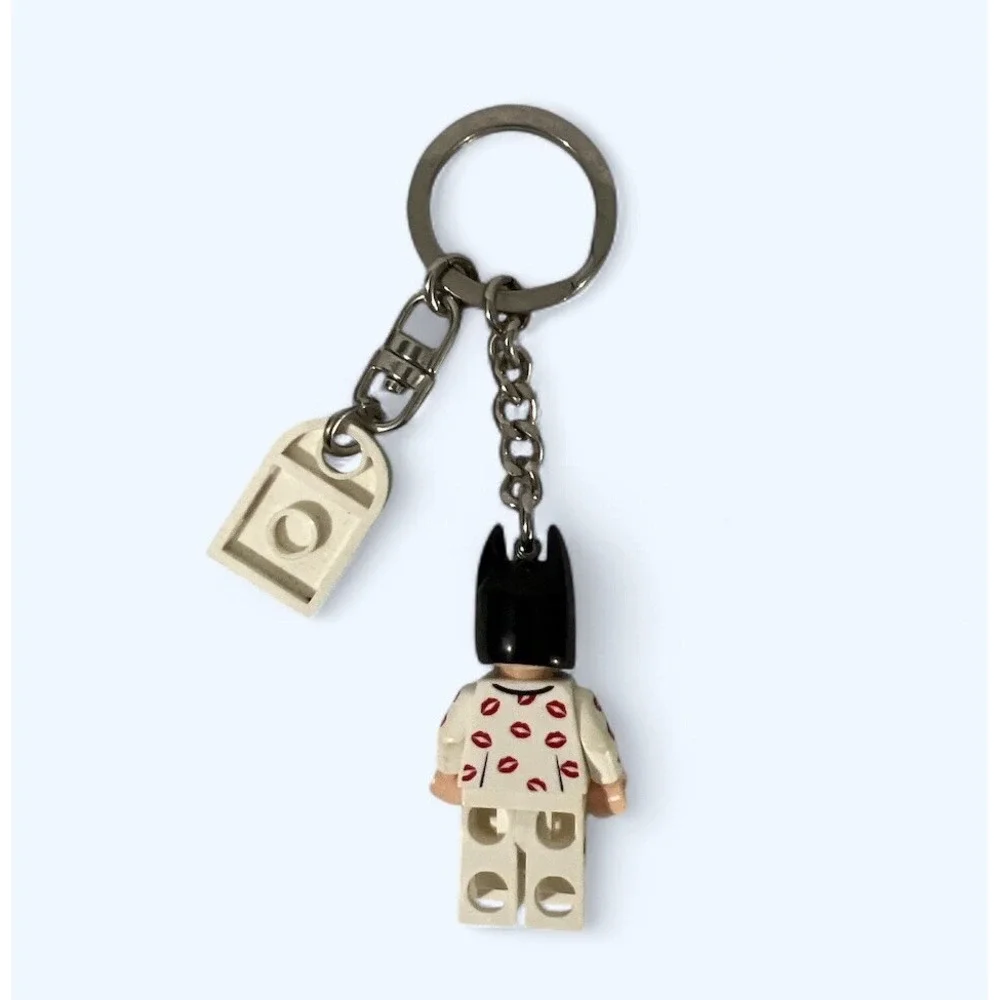 LEGO 5004928 2107 Kiss Kiss Tuxedo Batman Movie Mini figure Keychain